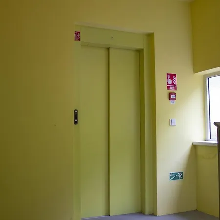 Enjoyharrachov - Atraktivni Slunne Certovka V Centru Harrachova S Garazovym Parkovanim, Wifi-wlan, Sat, Herni Konzoli, Netflix Zdarma A Nejkrasnejsim Vyhledem Na Certovu Horu S Arealem Skokanskych Mustku A Sjezdovku * Harrachov