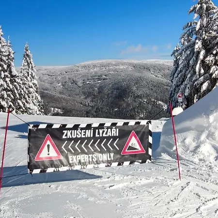 Daire Enjoyharrachov - Atraktivni Slunne Certovka V Centru S Balkonem, Garazovym Parkovanim, Wifi-wlan, Ipad, Sat, Herni Konzoli, Netflix Zdarma A Nejkrasnejsim Vyhledem Na Certovu Horu S Arealem Skokanskych Mustku A Sjezdovku Jen 150m Od Lanovky *