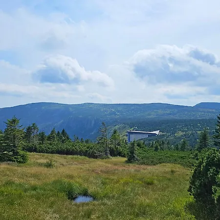 Enjoyharrachov - Atraktivni Slunne Certovka V Centru Harrachova S Garazovym Parkovanim, Wifi-wlan, Sat, Herni Konzoli, Netflix Zdarma A Nejkrasnejsim Vyhledem Na Certovu Horu S Arealem Skokanskych Mustku A Sjezdovku Lägenhet *