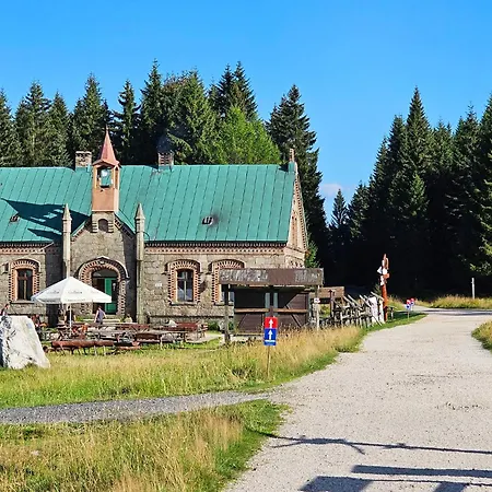 Enjoyharrachov - Atraktivni Slunne Certovka V Centru S Balkonem, Garazovym Parkovanim, Wifi-wlan, Ipad, Sat, Herni Konzoli, Netflix Zdarma A Nejkrasnejsim Vyhledem Na Certovu Horu S Arealem Skokanskych Mustku A Sjezdovku Jen 150m Od Lanovky