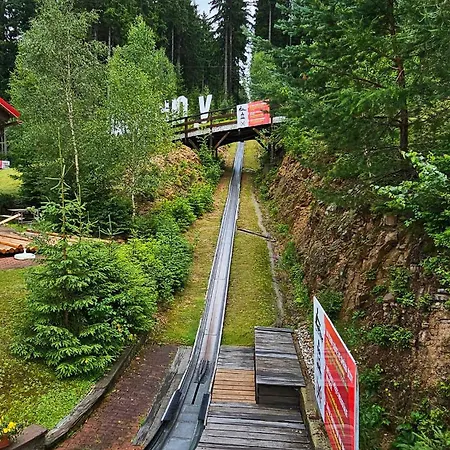 Lägenhet Enjoyharrachov - Atraktivni Slunne Certovka V Centru Harrachova S Garazovym Parkovanim, Wifi-wlan, Sat, Herni Konzoli, Netflix Zdarma A Nejkrasnejsim Vyhledem Na Certovu Horu S Arealem Skokanskych Mustku A Sjezdovku Harrachov