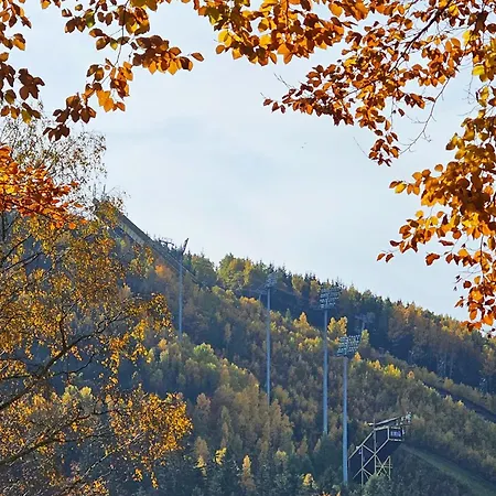 Apartamento Enjoyharrachov - Atraktivní Slunné čertovka V Centru Harrachova S Garážovým Parkováním, Wifi-wlan, Ipad, Sat, Herní Konzolí, Netflix Zdarma A Nejkrásnějším Výhledem Na čertovu Horu S Areálem Skokanských Můstků A Sjezdovku Harrachov